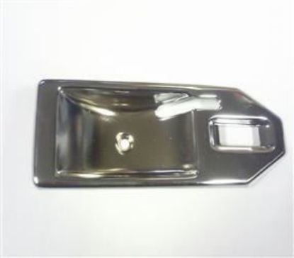 Picture of INTERIOR DOOR HANDLE CHROME SURROUND R/H(819804)