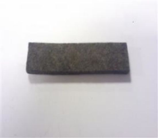 Picture of STEERING COLUMN CLAMP FELT LOWER SPIT/GT6 HER/VIT/TR6(608223)