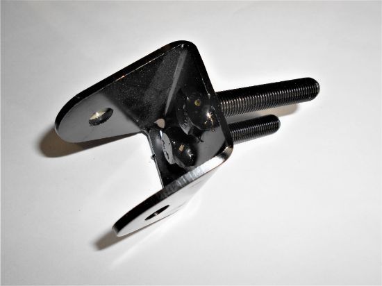 Picture of REAR RADIUS ARM PIVOT BRACKET R/H UP TO 1973(151967)