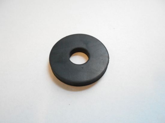 Picture of BODY MOUNTING RUBBER PAD SPIT/GT6/HER/VIT/TR6(131796)